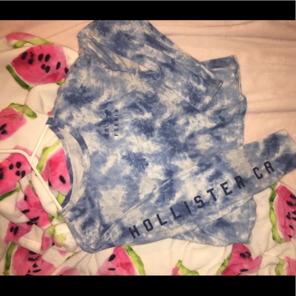 Long sleeve loose cropped hollister shirt